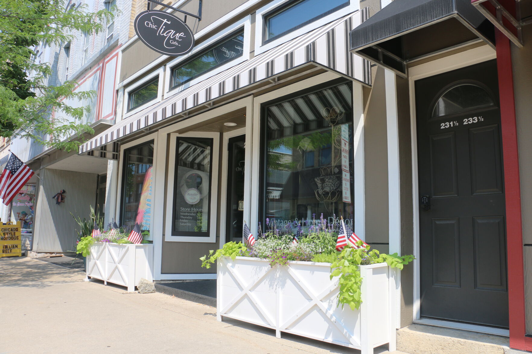 Chic Tique-2.JPG